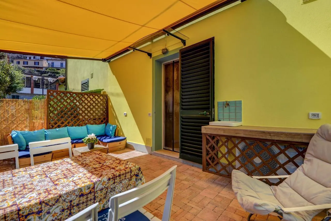 Casa Minnie Cavo 0*,  Italy